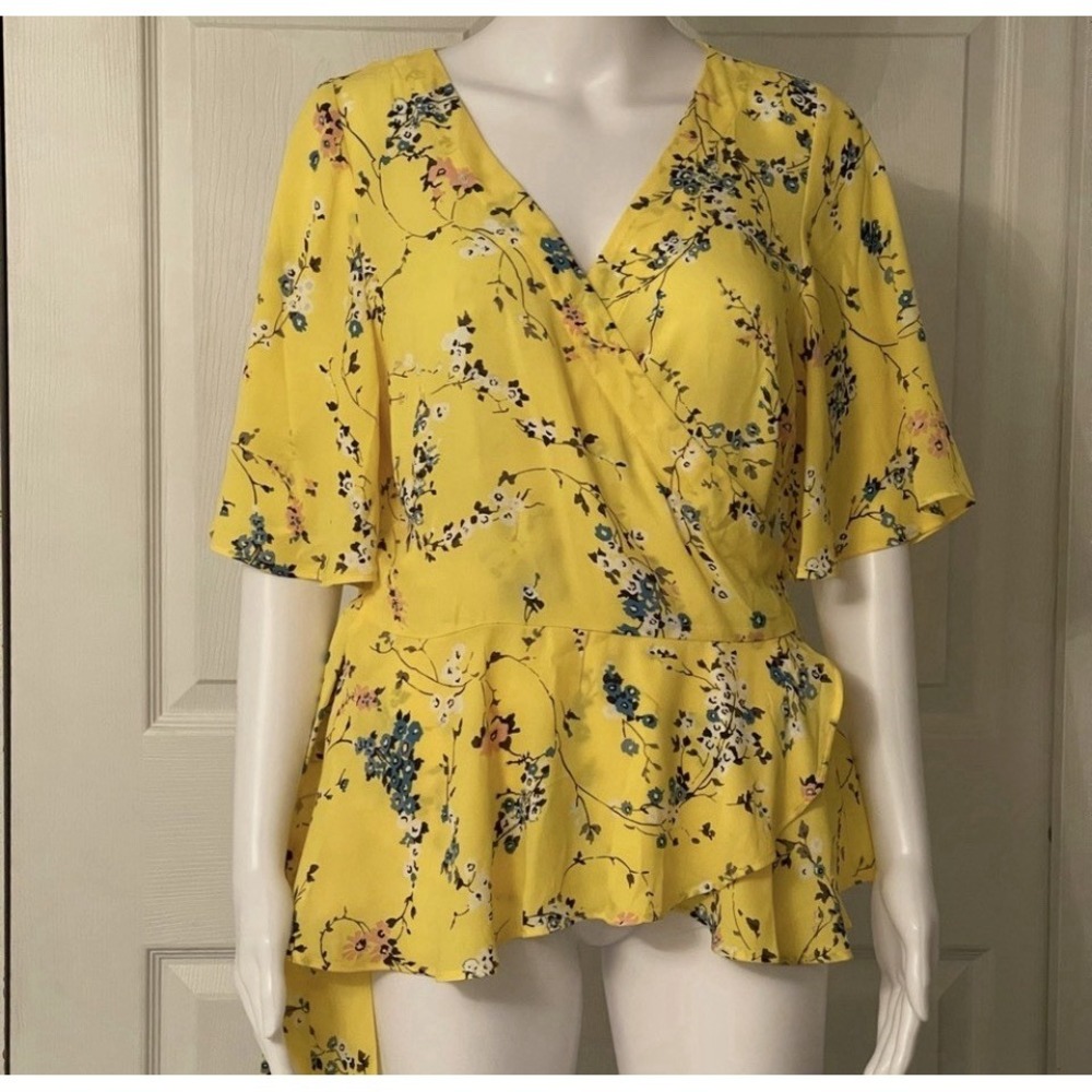 Loft Wrap Top Yellow Floral Wrap Blouse Flutter Sleeve Cottagecore Feminine 18